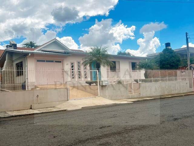 #238 - Casa para Venda em Erechim - RS - 1